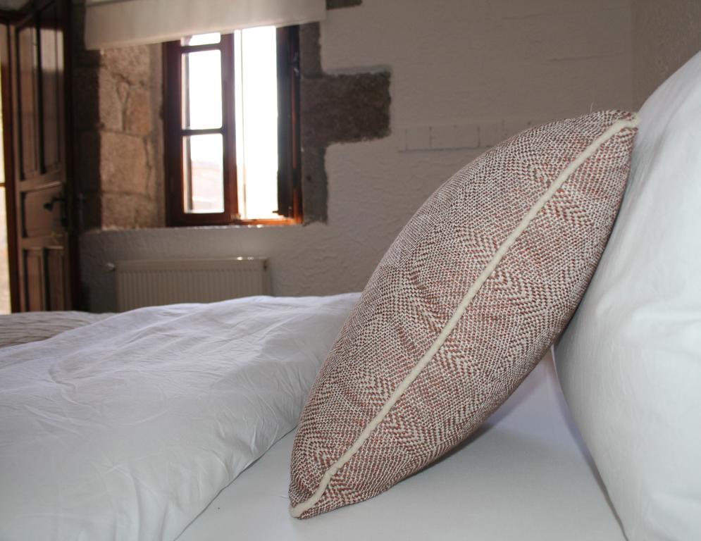 Assos Bohemian Hotel Luaran gambar