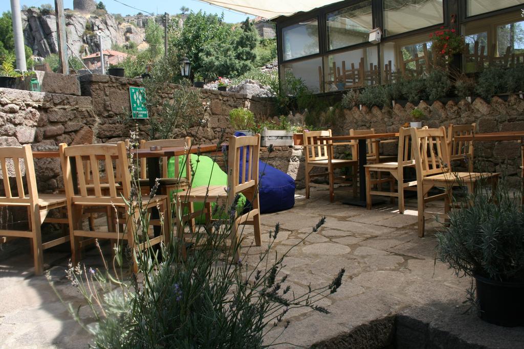 Assos Bohemian Hotel Luaran gambar